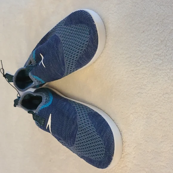 Speedo water shoes - Picture 7 of 8